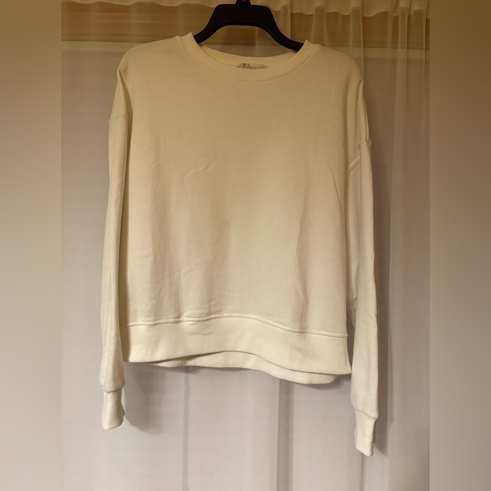 H&M White Sweatshirt